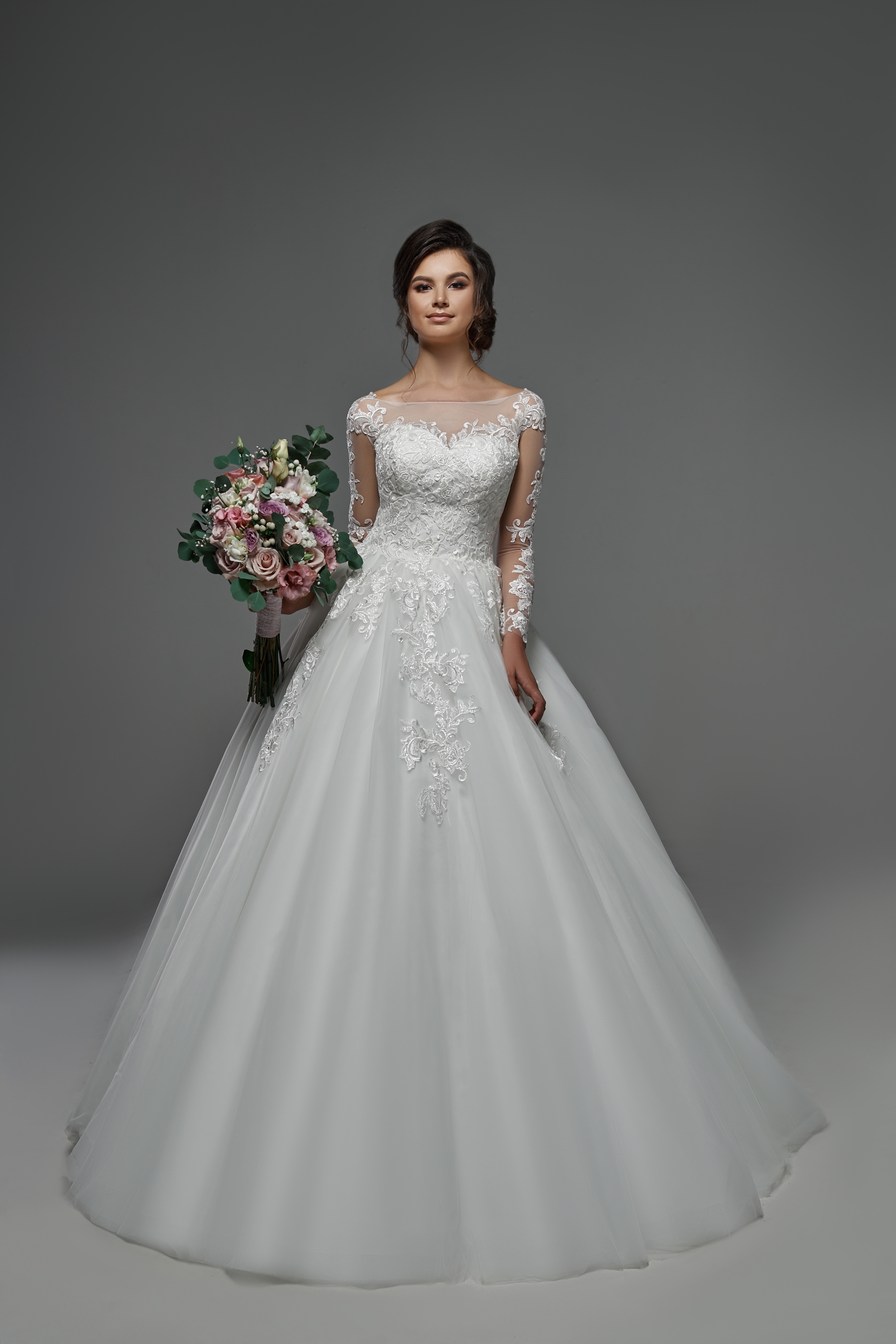 Brudekjole med lange ærmer